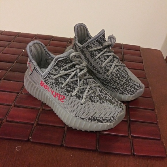 Yeezy Boost 350 V2 - Picture 1 of 6